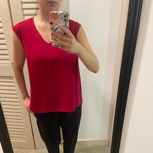 💜5 for $25 Hot pink Uniqlo sleeveless blouse